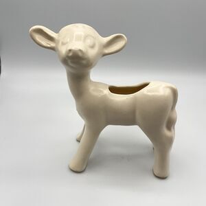 Vintage McCoy Matte off white Adorable CALF Planter